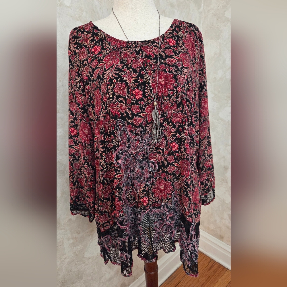 Ethyl Boho Paisley Tunic Top Textured Floral Lace Hem Rayon M/L